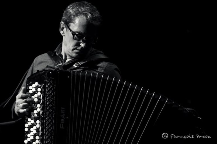didier Ithursarry avec un accordéon