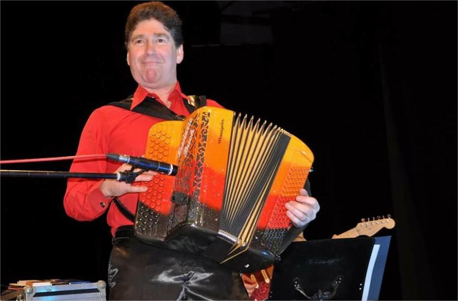 Frédéric Buch avec un accordéon
