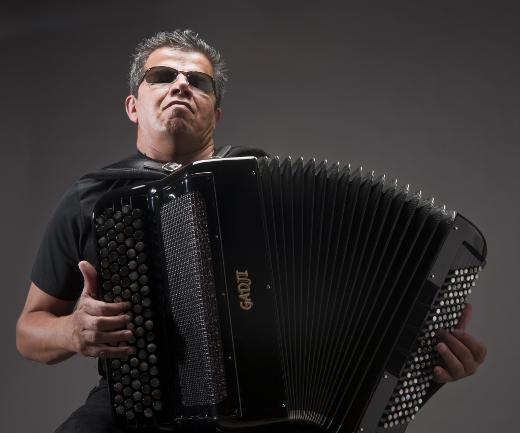 Marcel Loeffler avec un accordéon