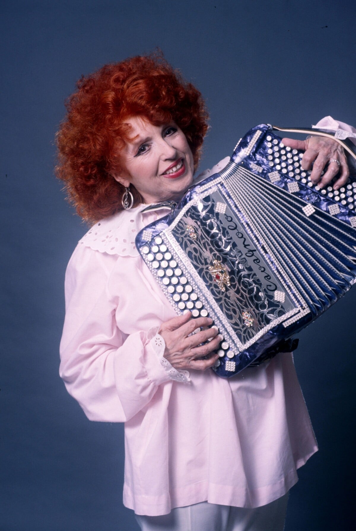 Yvette Horner avec son accordéon